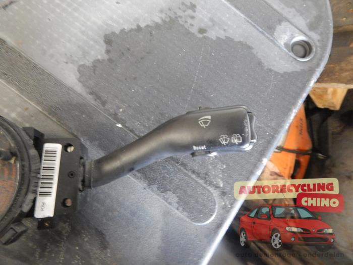 Spak, rattstång från en Volkswagen Golf IV (1J1) 1.6 16V 2002