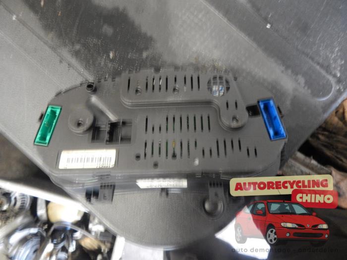 Vägmätare KM från en Volkswagen Golf IV (1J1) 1.6 16V 2002