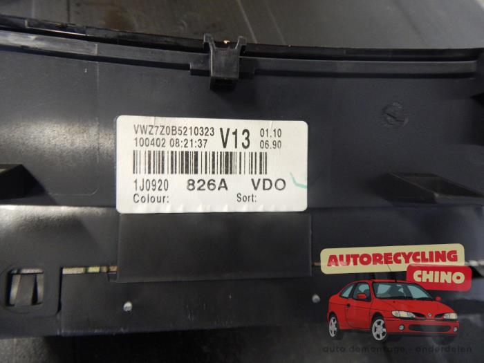 Vägmätare KM från en Volkswagen Golf IV (1J1) 1.6 16V 2002