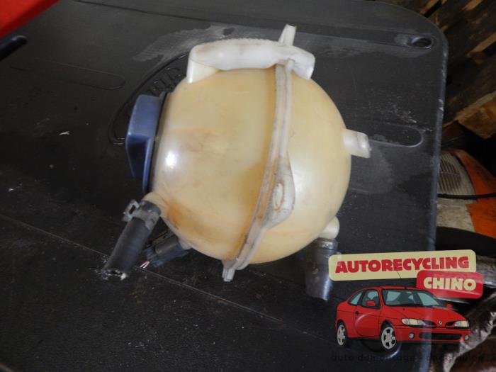 Expansionskärl från en Volkswagen Golf IV (1J1) 1.6 16V 2002