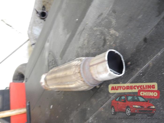 Flexibel avgasrör från en Volkswagen Golf IV (1J1) 1.6 16V 2002