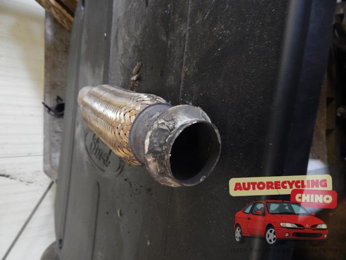 Flexibel avgasrör från en Volkswagen Golf IV (1J1) 1.6 16V 2002