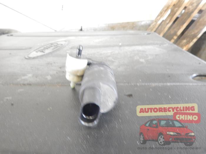 Pump, vindrutespolare från en Volkswagen Golf IV (1J1) 1.6 16V 2002