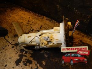 Używane Pompa benzynowa Daihatsu Cuore (L251/271/276) 1.0 12V DVVT Cena € 40,00 Procedura marży oferowane przez Autorecycling Chino B.V.