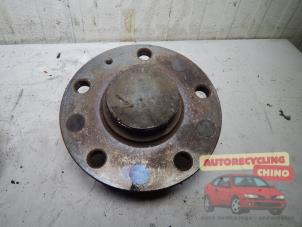 Używane Sworzen lewy tyl Skoda Superb Combi (3TAC/TAF) 2.0 TDI 16V Cena € 35,00 Procedura marży oferowane przez Autorecycling Chino B.V.