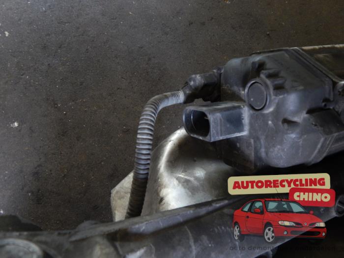 Servostyrningsbox från en Skoda Superb Combi (3TAC/TAF) 2.0 TDI 16V 2012