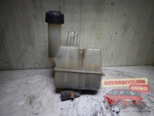 Begagnade Expansionskärl Renault Laguna II (BG) 2.0 16V Pris € 15,00 Marginaltabell erbjuds av Autorecycling Chino B.V.