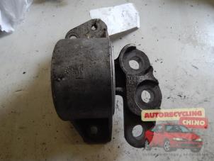 Gebruikte Motorrubber Fiat Grande Punto (199) 1.3 JTD Multijet 16V Prijs € 20,00 Margeregeling aangeboden door Autorecycling Chino B.V.