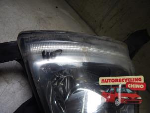 Gebruikte Mistlamp links-voor Peugeot 407 SW (6E) 2.2 16V Prijs € 25,00 Margeregeling aangeboden door Autorecycling Chino B.V.