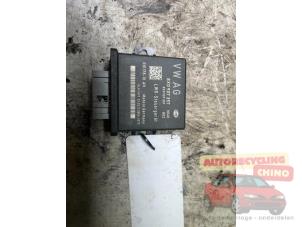 Begagnade Dator, kurvljus Audi A1 Sportback (8XA/8XF) 1.0 TFSI Ultra 12V Pris € 29,99 Marginaltabell erbjuds av Autorecycling Chino B.V.