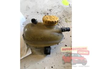 Begagnade Expansionskärl Opel Agila (A) 1.2 16V Pris € 25,00 Marginaltabell erbjuds av Autorecycling Chino B.V.