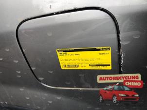 Używane Pokrywa wlewu paliwa Honda CR-V (RD5/6/7/8) 2.0i 16V VTEC Cena € 25,00 Procedura marży oferowane przez Autorecycling Chino B.V.