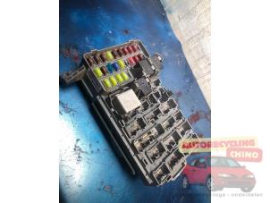 Używane Skrzynka bezpieczników Honda CR-V (RD5/6/7/8) 2.0i 16V VTEC Cena € 50,00 Procedura marży oferowane przez Autorecycling Chino B.V.