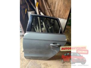 Używane Drzwi lewe tylne wersja 4-drzwiowa Audi A1 Sportback (8XA/8XF) 1.4 TDI Ultra 12V Cena € 300,00 Procedura marży oferowane przez Autorecycling Chino B.V.