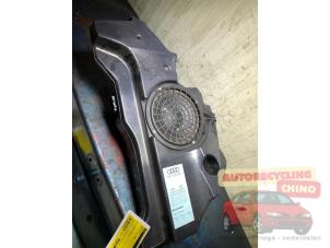 Używane Subwoofer Audi A3 Cabriolet (8P7) 1.9 TDI Cena € 50,00 Procedura marży oferowane przez Autorecycling Chino B.V.