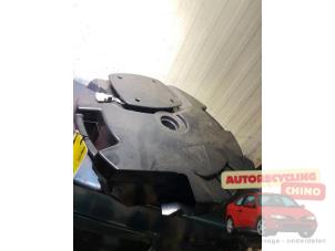 Używane Subwoofer Audi Q3 (8UB/8UG) 2.0 TDI 16V 120 Cena € 45,00 Procedura marży oferowane przez Autorecycling Chino B.V.