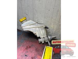 Gebruikte Hoofdremcilinder Fiat Grande Punto (199) 1.3 JTD Multijet 16V Prijs € 25,00 Margeregeling aangeboden door Autorecycling Chino B.V.