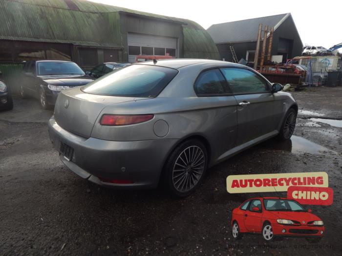 Achterklep van een Alfa Romeo GT (937) 2.0 JTS 16V 2005