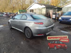 Begagnade Baklucka Alfa Romeo GT (937) 2.0 JTS 16V Pris € 125,00 Marginaltabell erbjuds av Autorecycling Chino B.V.