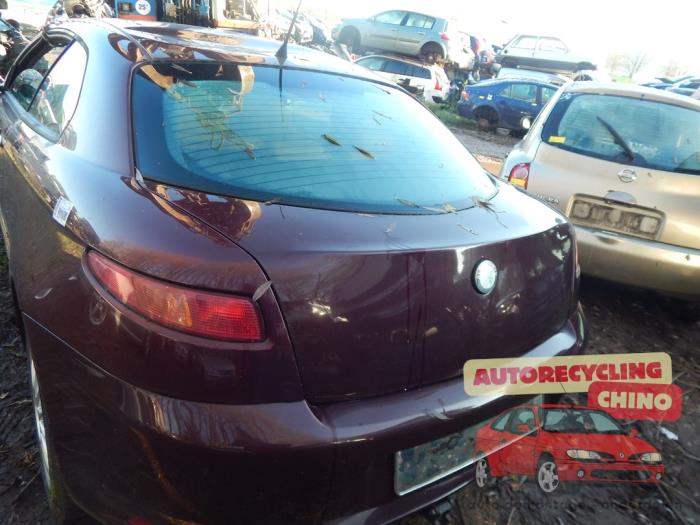 Baklucka från en Alfa Romeo GT (937) 1.9 JTD 16V Multijet 2005