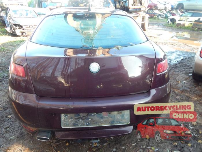 Baklucka från en Alfa Romeo GT (937) 1.9 JTD 16V Multijet 2005