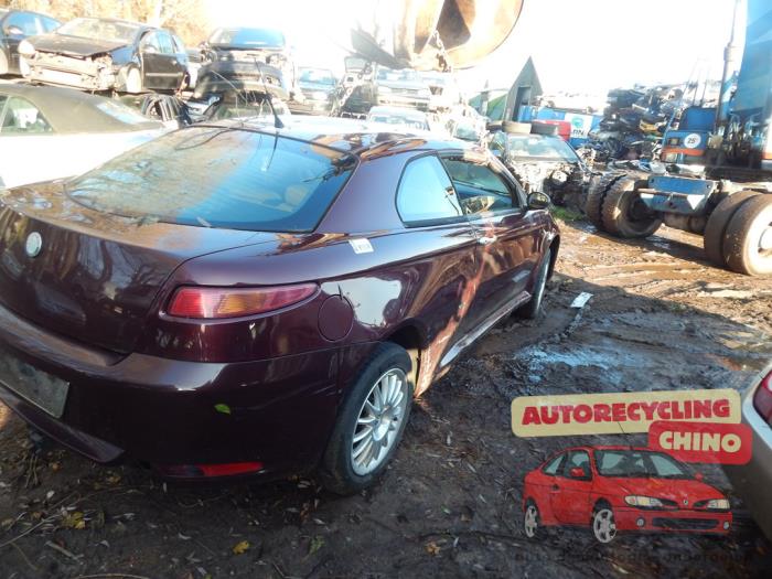 Baklucka från en Alfa Romeo GT (937) 1.9 JTD 16V Multijet 2005