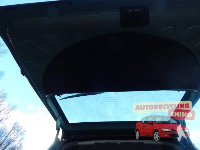 Baklucka från en Fiat Doblo (223A/119) 1.4 2008