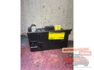 Gebruikte Zekeringkast Mercedes C Combi (S203) 2.0 C-200K 16V Prijs € 50,00 Margeregeling aangeboden door Autorecycling Chino B.V.