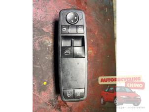 Begagnade Brytare, eldrivna fönster Mercedes B (W245) 1.5 B-150 16V Pris € 45,00 Marginaltabell erbjuds av Autorecycling Chino B.V.