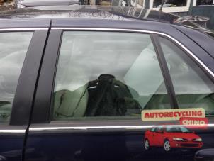Begagnade Dörrfönster, 4-dörrars, vänster bak Cadillac Seville (K-body) 4.6 STS/North Star V8 32V Pris € 60,00 Marginaltabell erbjuds av Autorecycling Chino B.V.