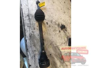 Begagnade Drivaxel, vänster fram Audi A3 Sportback (8PA) 1.6 FSI 16V Pris € 50,00 Marginaltabell erbjuds av Autorecycling Chino B.V.