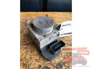 Begagnade ABS-pump Toyota iQ 1.0 12V VVT-i Pris € 200,00 Marginaltabell erbjuds av Autorecycling Chino B.V.