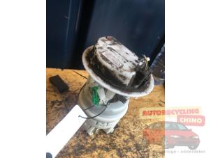 Używane Pompa benzynowa Peugeot 307 CC (3B) 2.0 16V Cena € 35,00 Procedura marży oferowane przez Autorecycling Chino B.V.