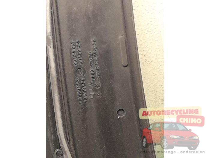 Extra Ruit 4Deurs rechts-achter van een Opel Astra G Caravan (F35) 1.8 16V 1999