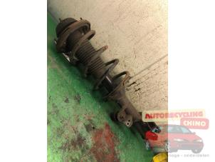 Begagnade Stötdämpare, höger fram Hyundai i10 (F5) 1.1i 12V Pris € 45,00 Marginaltabell erbjuds av Autorecycling Chino B.V.