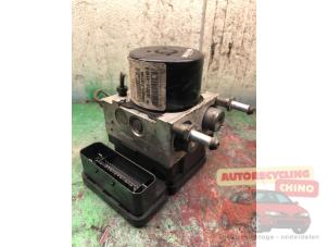 Używane Pompa ABS Chevrolet Captiva (C100) 2.0 CDTI 16V 150 4x4 Cena € 200,00 Procedura marży oferowane przez Autorecycling Chino B.V.