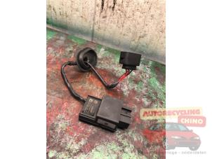 Używane Modul pompa paliwowa Audi A1 Sportback (8XA/8XF) 1.0 TFSI Ultra 12V Cena € 40,00 Procedura marży oferowane przez Autorecycling Chino B.V.