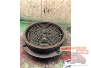 Używane Glosnik Audi A1 Sportback (8XA/8XF) 1.0 TFSI Ultra 12V Cena € 20,00 Procedura marży oferowane przez Autorecycling Chino B.V.