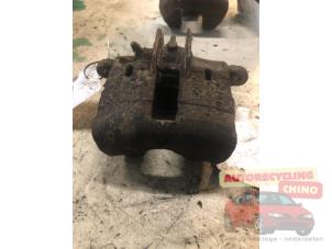 Używane Zacisk hamulcowy prawy przód Volvo S40 (VS) 1.8 16V Cena € 40,00 Procedura marży oferowane przez Autorecycling Chino B.V.