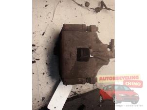 Begagnade Främre bromsok, höger Cadillac Seville (K-body) 4.6 STS/North Star V8 32V Pris € 60,00 Marginaltabell erbjuds av Autorecycling Chino B.V.