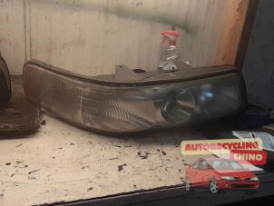 Begagnade Strålkastare, höger Cadillac Seville (K-body) 4.6 STS/North Star V8 32V Pris € 160,00 Marginaltabell erbjuds av Autorecycling Chino B.V.