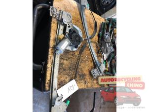 Begagnade Fönstermekanism, 4-dörrars, höger fram Cadillac Seville (K-body) 4.6 STS/North Star V8 32V Pris € 70,00 Marginaltabell erbjuds av Autorecycling Chino B.V.