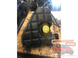 Begagnade Expansionskärl Cadillac Seville (K-body) 4.6 STS/North Star V8 32V Pris € 40,00 Marginaltabell erbjuds av Autorecycling Chino B.V.