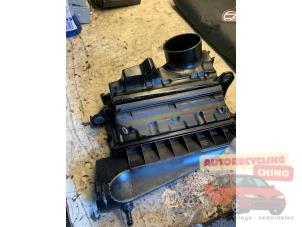 Begagnade Luftfilter Mercedes R (W251) 3.0 280 CDI 24V Pris € 30,00 Marginaltabell erbjuds av Autorecycling Chino B.V.