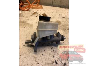 Używane Glówny cylinder hamulcowy Mercedes C Combi (S203) 3.0 C-320 CDI V6 24V Cena € 30,00 Procedura marży oferowane przez Autorecycling Chino B.V.