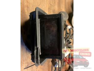 Używane Wyswietlacz jednostki multimedialnej Audi A1 Sportback (8XA/8XF) 1.4 TDI Ultra 12V Cena € 150,00 Procedura marży oferowane przez Autorecycling Chino B.V.