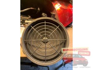 Używane Glosnik Audi A1 Sportback (8XA/8XF) 1.4 TDI Ultra 12V Cena € 20,00 Procedura marży oferowane przez Autorecycling Chino B.V.