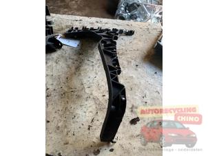 Begagnade Stötfångarram, bak Audi Q5 (8RB) 2.0 TFSI 16V Quattro Pris € 20,00 Marginaltabell erbjuds av Autorecycling Chino B.V.