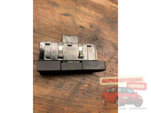 Używane Przelacznik cisnienia opon Audi A1 Sportback (8XA/8XF) 1.4 TDI Ultra 12V Cena € 20,00 Procedura marży oferowane przez Autorecycling Chino B.V.