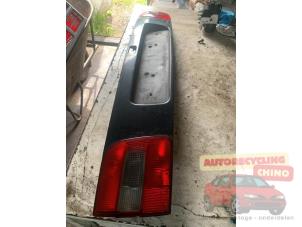 Begagnade Baklykta, vänster och höger Volvo V40 (VW) 1.8 16V Pris € 50,00 Marginaltabell erbjuds av Autorecycling Chino B.V.